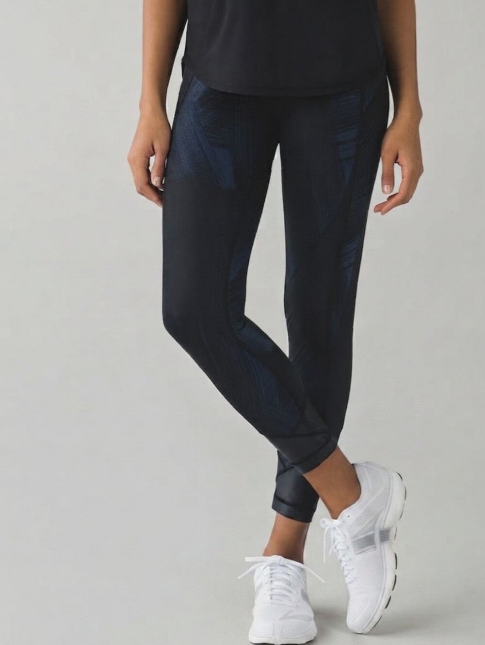 Lululemon Pace Queen Yoga Gym Leggings Wind Chill Deep Navy Black Size 8 EUC